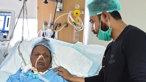 Help This Son Save His Mother's Life Who Is Battling Multiple Diseases In The ICU